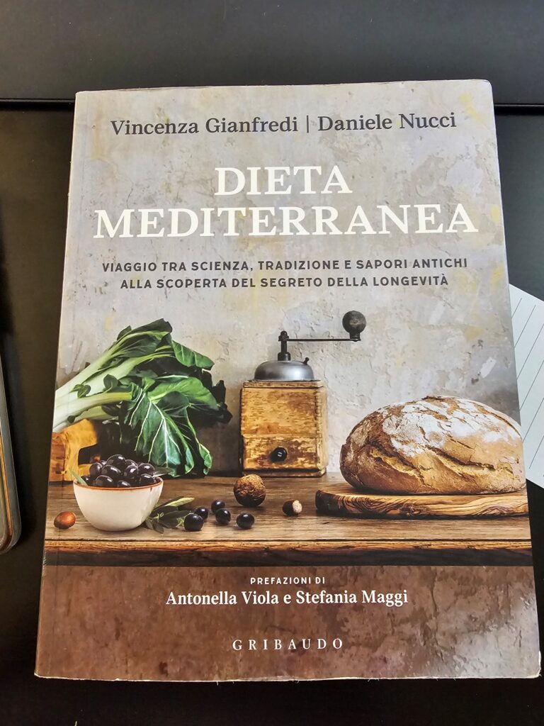 Libro intitolato Dieta Mediterranea di Gianfredi Nucci